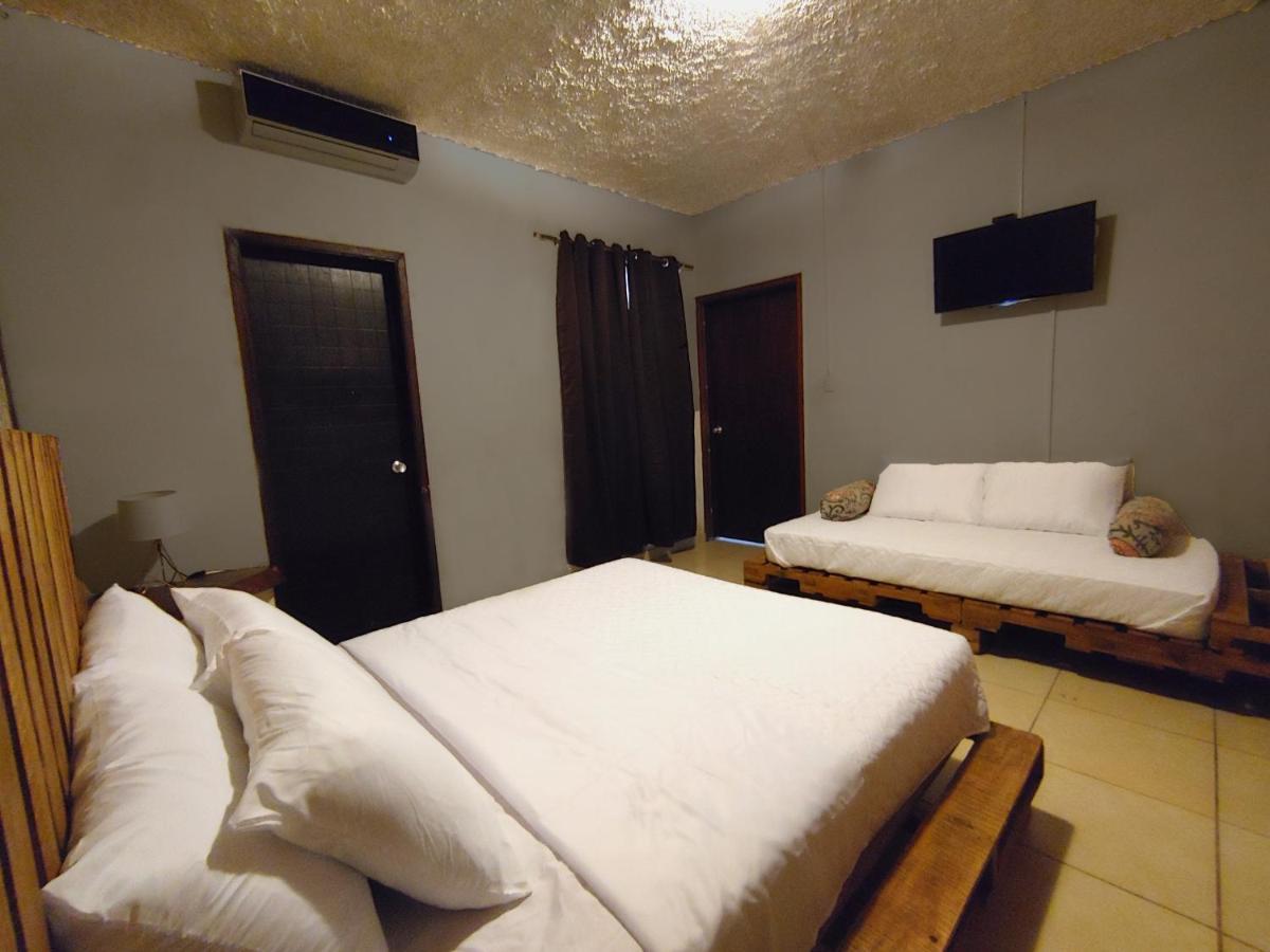 La Zona Hostel Сан-Сальвадор Екстер'єр фото